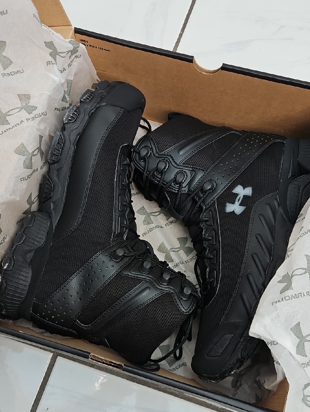 NWT Under Armour Valsetz Boots